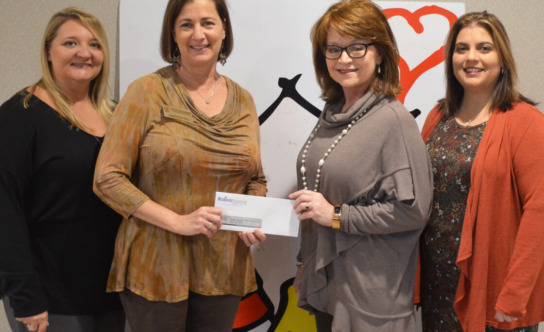 Robins Financial Credit Union volunteers with Ronald McDonald House