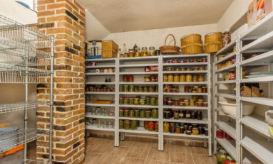 Peach State Federal Credit Union donates food to local pantry
