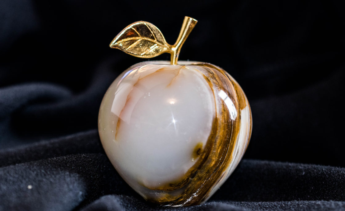 Kinetic awards Golden Apple to Reese Road Leadership Academy teacher