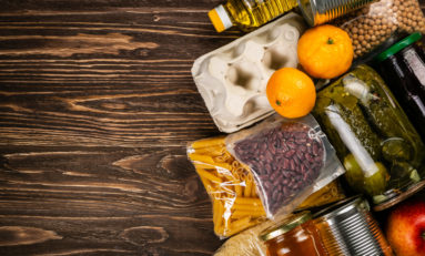 Five Star Credit Union demonstrates thankfulness by donating food to local shelter