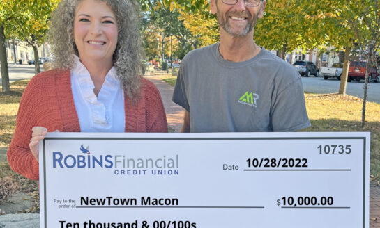 Robins Financial Credit Union Supports Macon Christmas Light Extravaganza