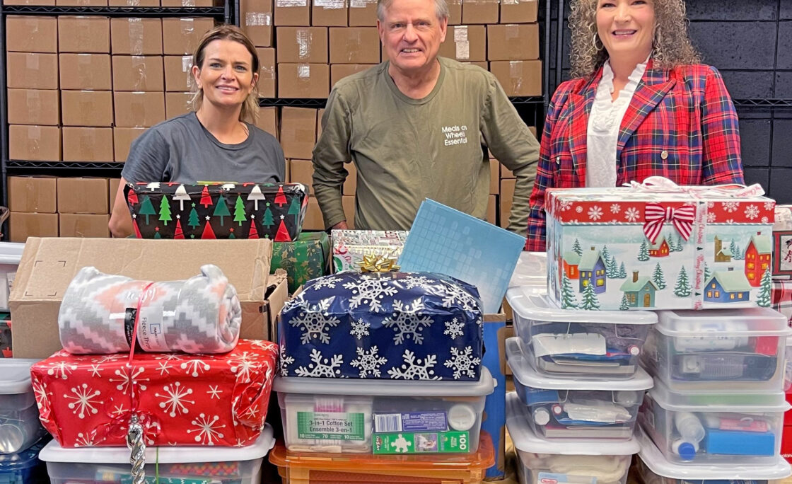 Robins Financial Credit Union Brightens the Holidays for Meals on Wheels Recipients