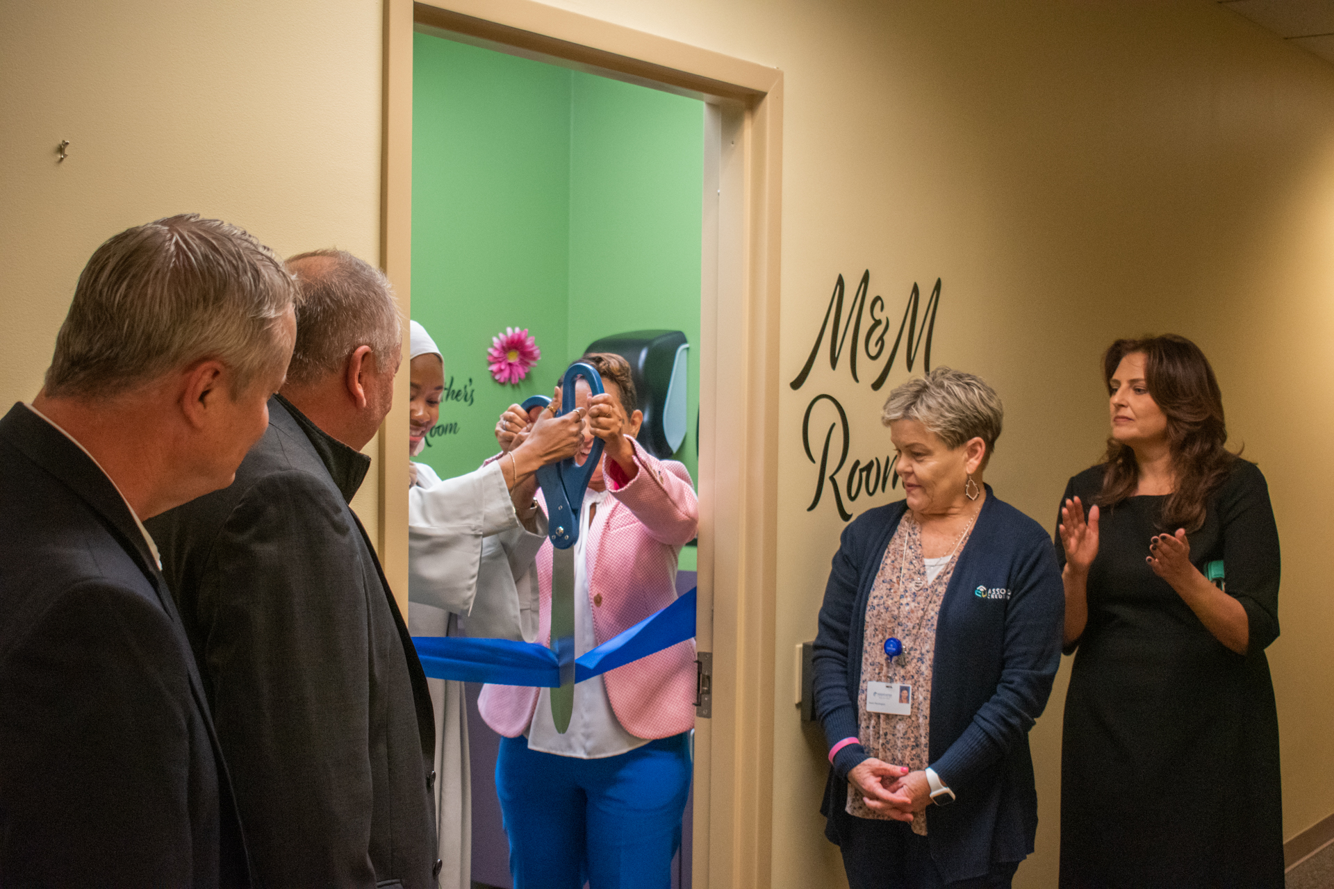 ASSOCIATED CREDIT UNION PROMOTES EMPLOYEE WELL-BEING BY CREATING TWO NEW PRIVATE SPACES