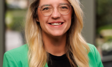 Green receives Hugh Watson Award for leadership excellence at SE CUNA Management School