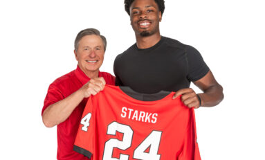 ASSOCIATED CREDIT UNION PARTNERS WITH UNIVERSITY OF GEORGIA FOOTBALL DEFENSIVE BACK MALAKI STARKS
