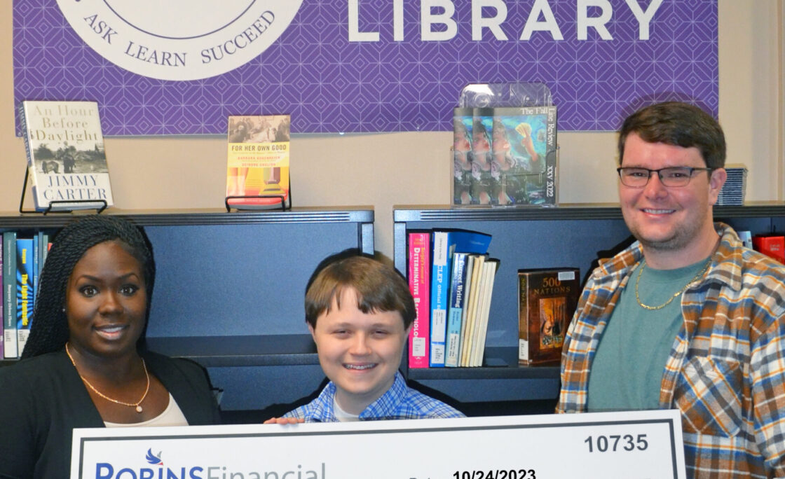 Robins Financial Credit Union Provides Scholarship to Local College Students