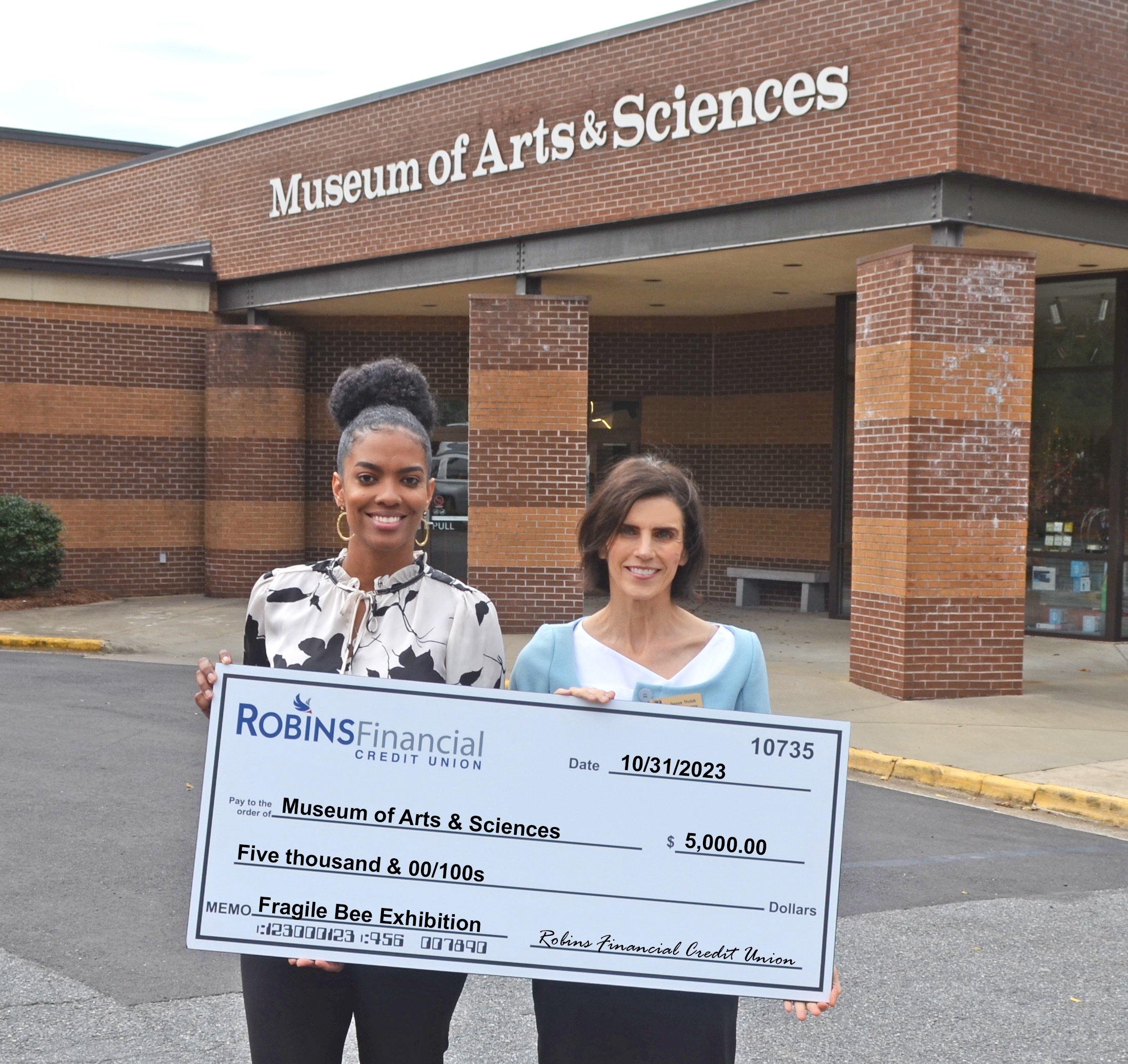 Robins Financial Credit Union Donates $5,000 to Support Fragile Bee Exhibition