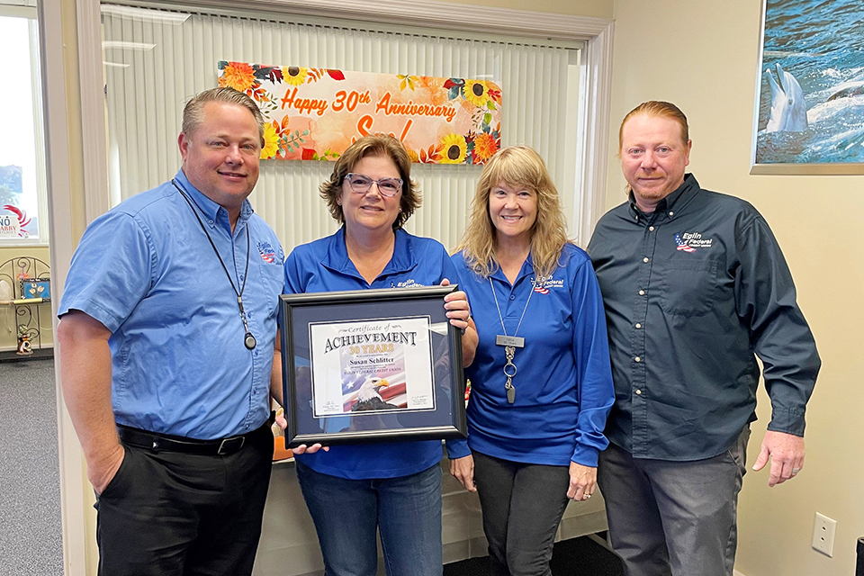 Eglin Federal Credit Union recognizes Information Systems ATM/ITM Supervisor Sue Schlitter for 30 years of service