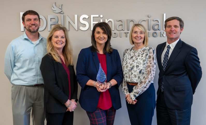 Robins Financial Credit Union Receives Raddon Crystal Performance Award  