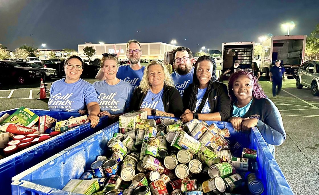 Gulf Winds Credit Union Contributes $20,000 to Support Manna Food Pantries’ Mission