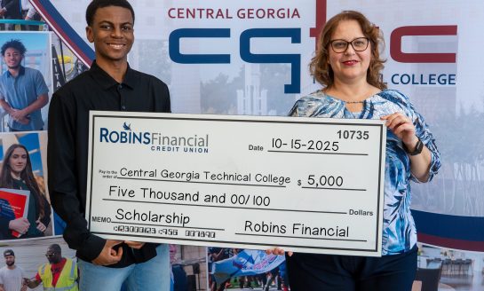 Robins Financial Credit Union Donates $25,000 to Support Local College Scholarships