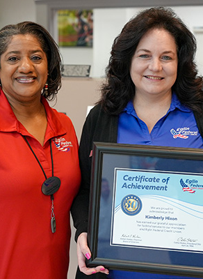 Eglin Federal Credit Union recognizes Member Service Counselor Kimberly Hixon for 30 years of service