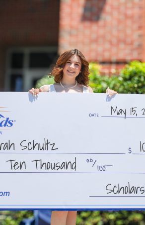 Gulf Winds Foundation Awards up to $45,000 in Scholarships to Five Members